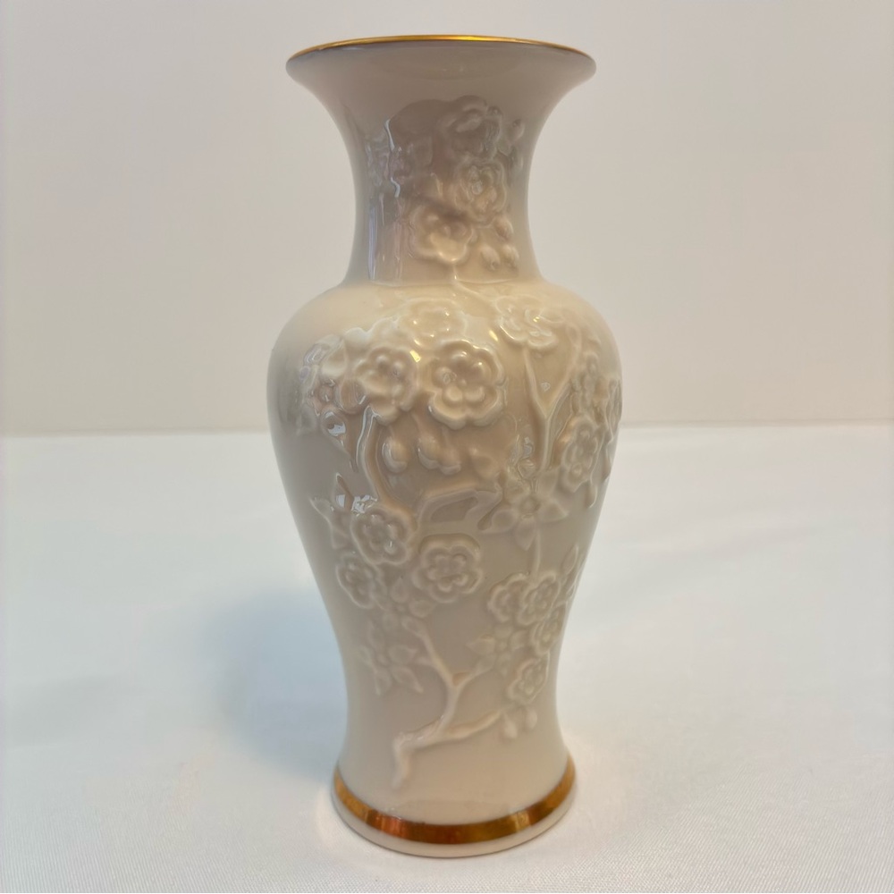Lenox Ming Blossom Vase - Picture 1 of 6
